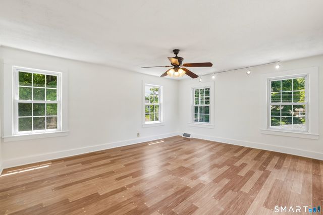 945 Glastonbury Turnpike 2, Portland, CT 06480
