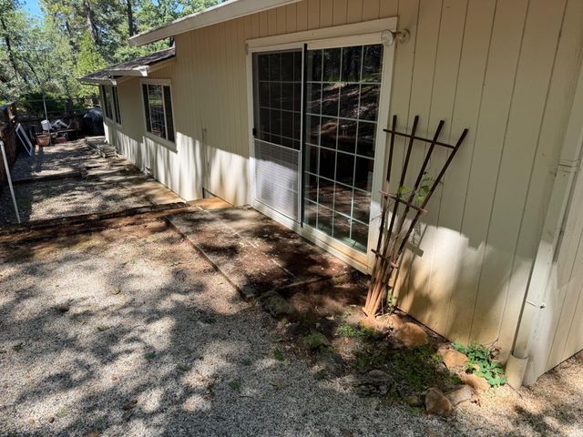 14041 Druid Ln, Pine Grove, CA 95665