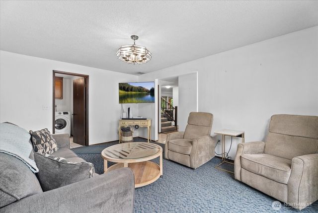 4306 Brookdale Road E, Tacoma, WA 98446