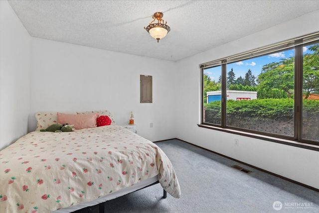 4306 Brookdale Road E, Tacoma, WA 98446