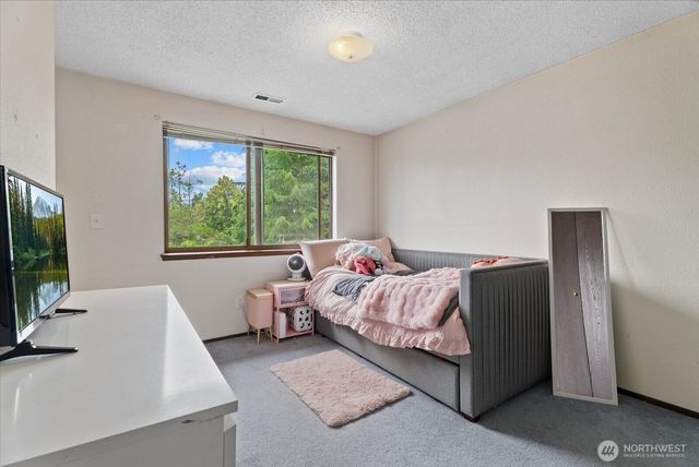 4306 Brookdale Road E, Tacoma, WA 98446