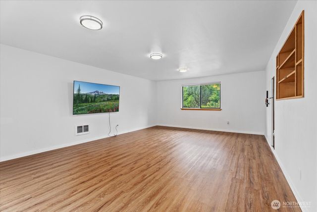 4306 Brookdale Road E, Tacoma, WA 98446