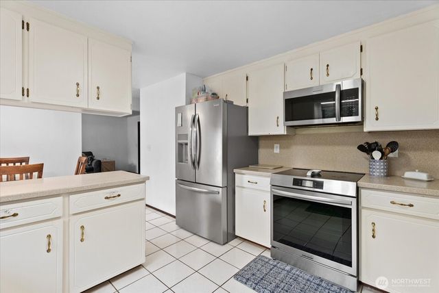 4306 Brookdale Road E, Tacoma, WA 98446