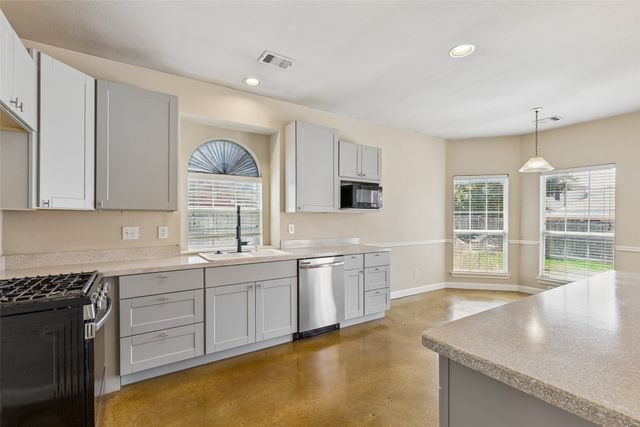 5376 Lake Chelen Drive, Fort Worth, TX 76137