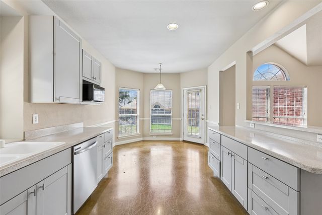 5376 Lake Chelen Drive, Fort Worth, TX 76137