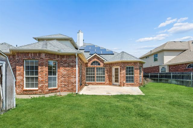 5376 Lake Chelen Drive, Fort Worth, TX 76137