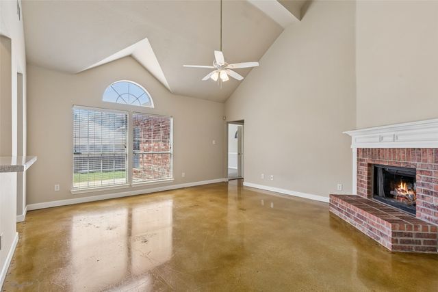 5376 Lake Chelen Drive, Fort Worth, TX 76137
