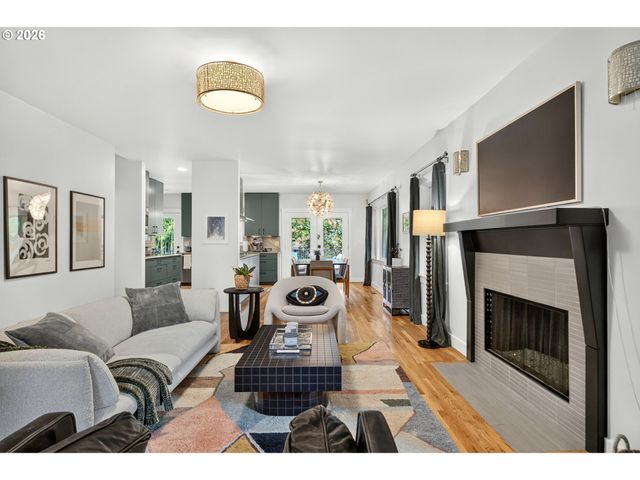7128 N CURTIS Ave, Portland, OR 97217