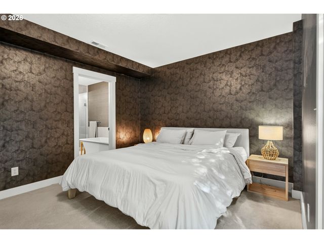7128 N CURTIS Ave, Portland, OR 97217
