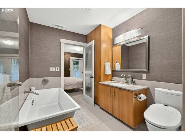 7128 N CURTIS Ave, Portland, OR 97217