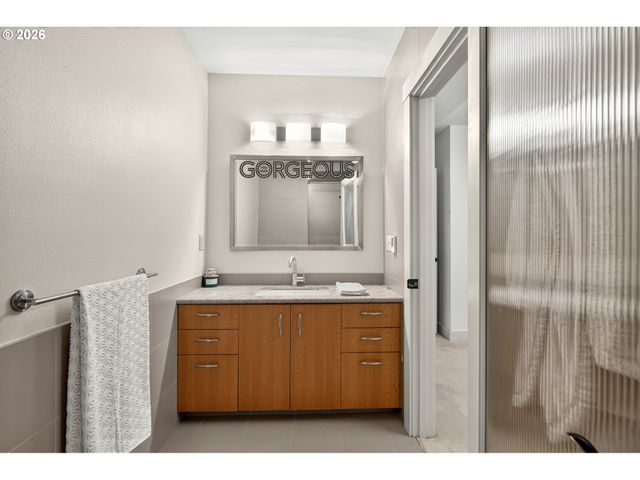 7128 N CURTIS Ave, Portland, OR 97217