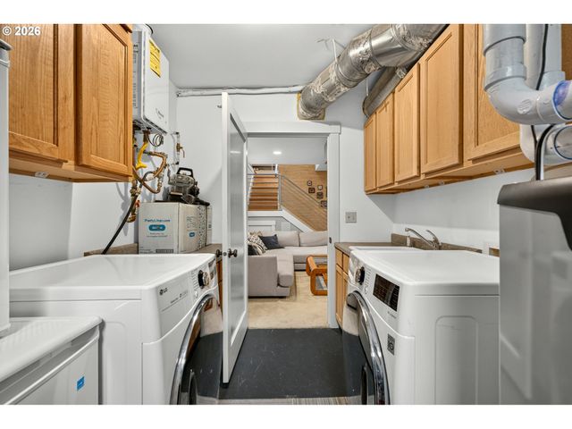 7128 N CURTIS Ave, Portland, OR 97217