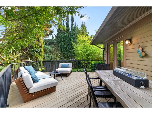 7128 N CURTIS Ave, Portland, OR 97217