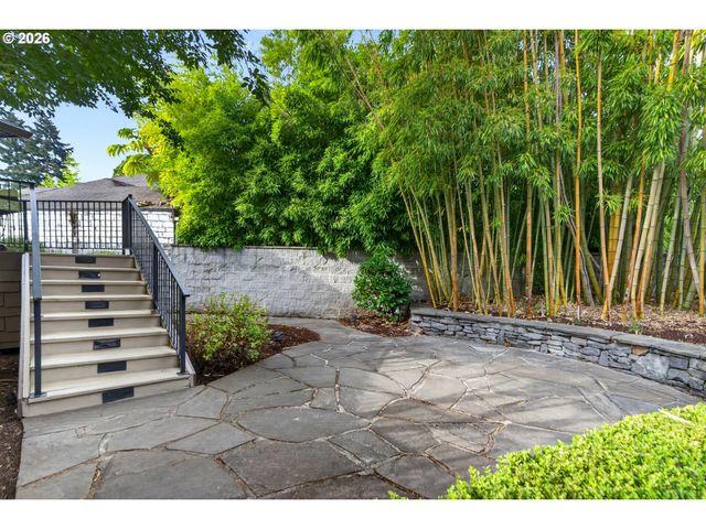 7128 N CURTIS Ave, Portland, OR 97217