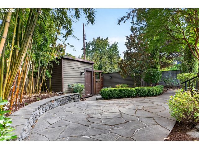 7128 N CURTIS Ave, Portland, OR 97217