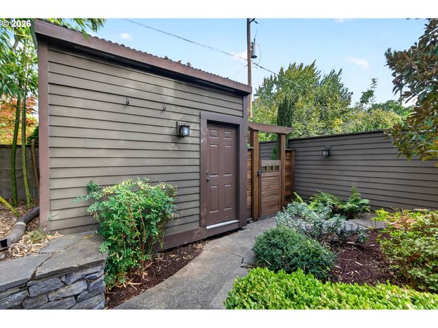 7128 N CURTIS Ave, Portland, OR 97217