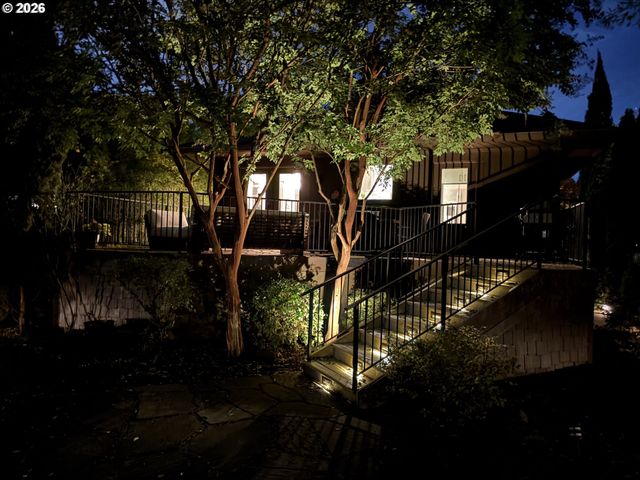 7128 N CURTIS Ave, Portland, OR 97217