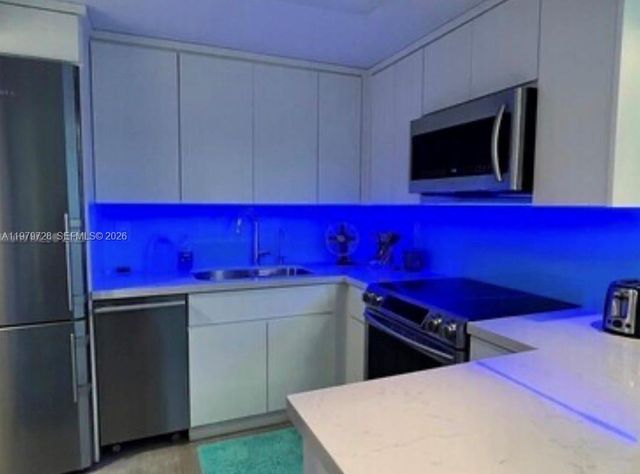 2457 Collins Ave 1605, Miami Beach, FL 33140