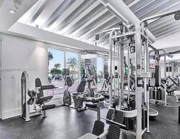 2457 Collins Ave 1605, Miami Beach, FL 33140