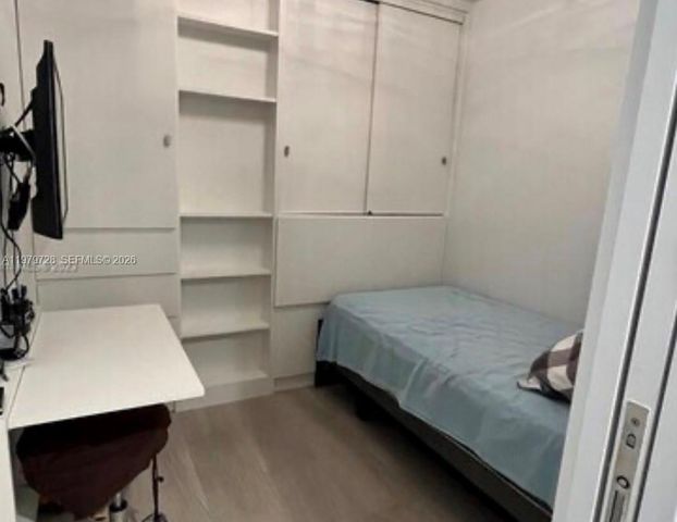 2457 Collins Ave 1605, Miami Beach, FL 33140