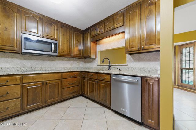 1410 Bay Ridge Drive, Gautier, MS 39553