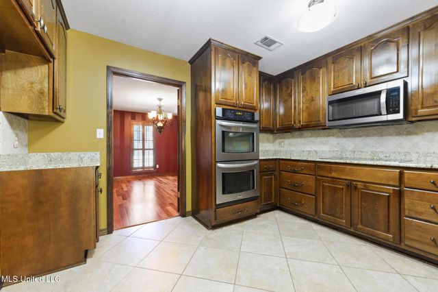 1410 Bay Ridge Drive, Gautier, MS 39553