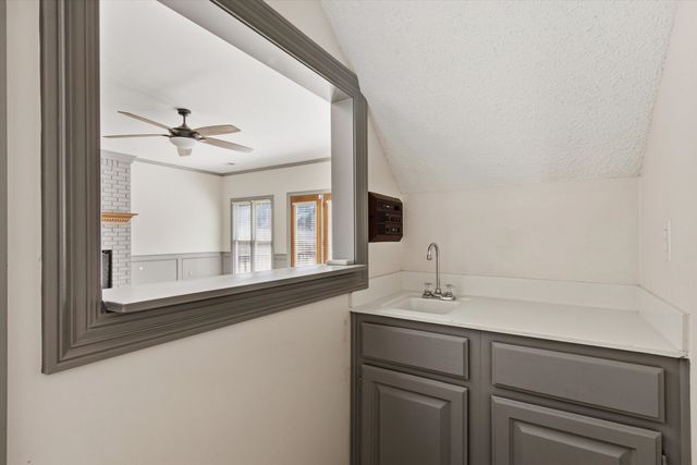 3851 DAVIES MANOR DR, Bartlett, TN 38133