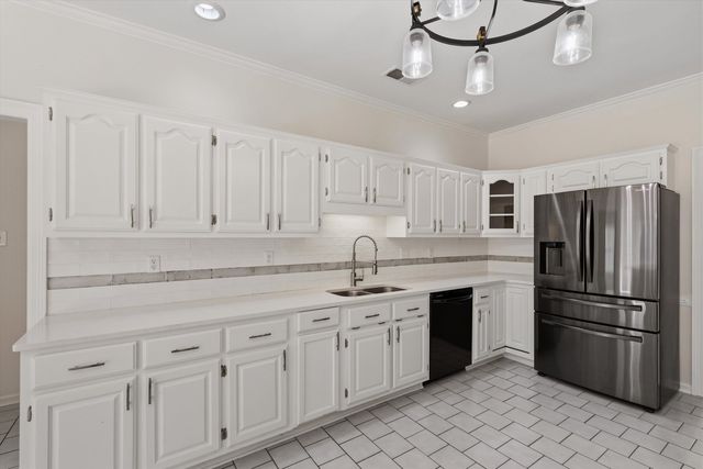 3851 DAVIES MANOR DR, Bartlett, TN 38133