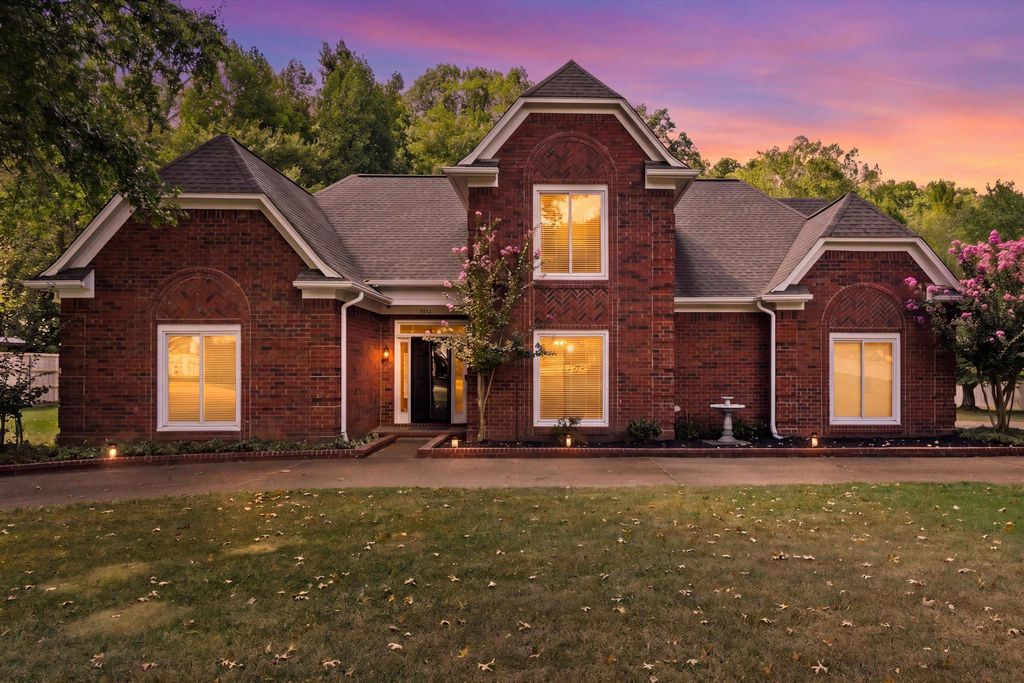 3851 DAVIES MANOR DR, Bartlett, TN 38133