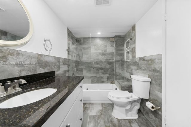 1690 NE 191st St 302-1, Miami, FL 33179