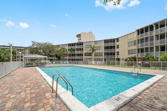 1690 NE 191st St 302-1, Miami, FL 33179
