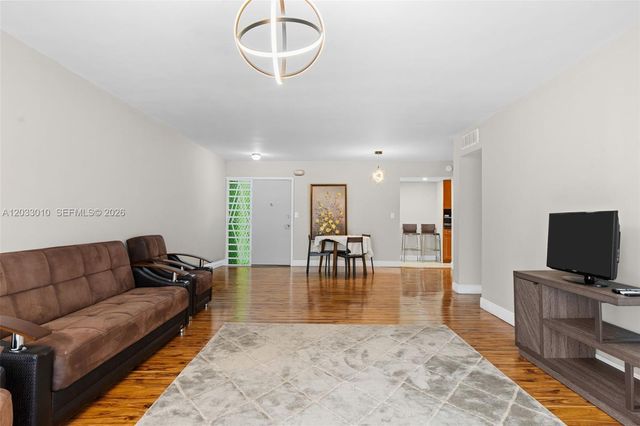 1690 NE 191st St 302-1, Miami, FL 33179