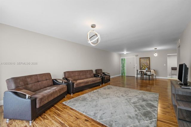 1690 NE 191st St 302-1, Miami, FL 33179