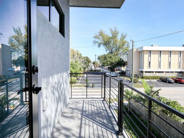 102 NW 41st Street 104, Oakland Park, FL 33309