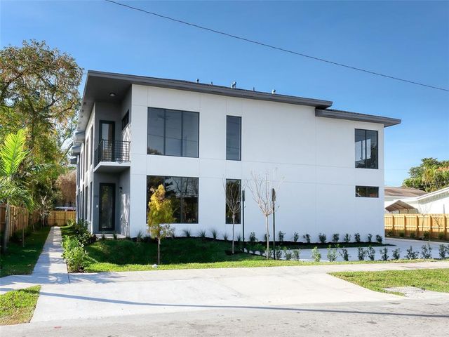 102 NW 41st Street 104, Oakland Park, FL 33309