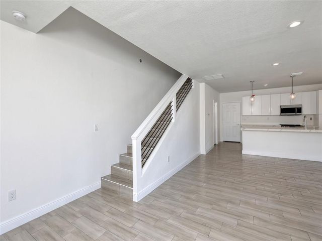 102 NW 41st Street 104, Oakland Park, FL 33309