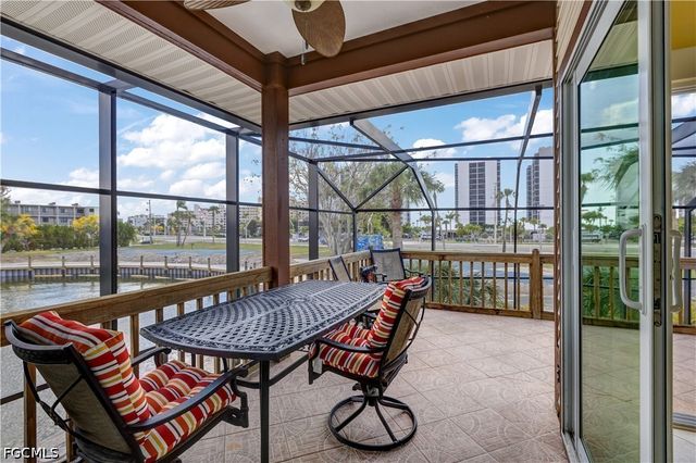 90 Ibis ST, Fort Myers Beach, FL 33931