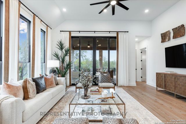 201 Barton Creek, Boerne, TX 78006