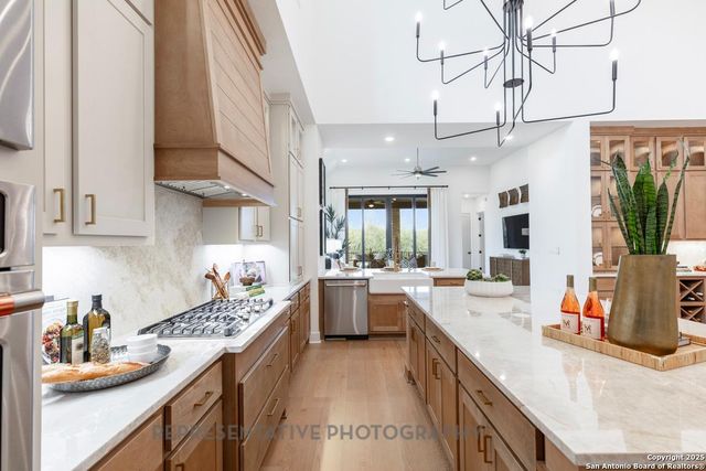 201 Barton Creek, Boerne, TX 78006