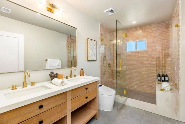 12497 Gilmore Ave, Los Angeles, CA 90066