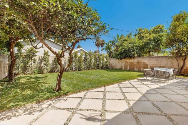 12497 Gilmore Ave, Los Angeles, CA 90066