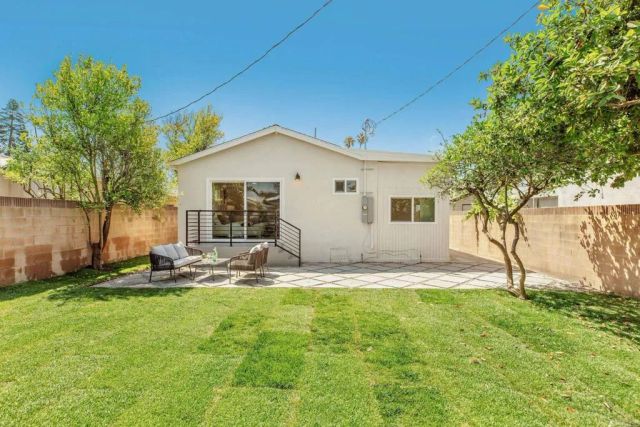 12497 Gilmore Ave, Los Angeles, CA 90066