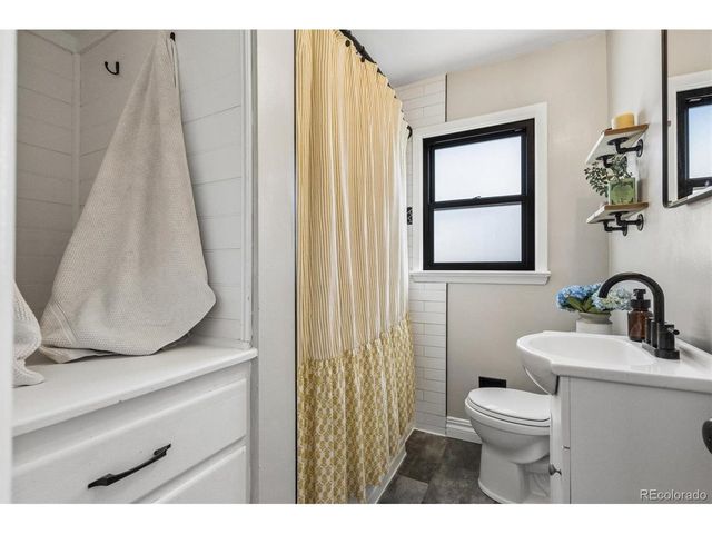 4640 S Cherokee St, Englewood, CO 80110