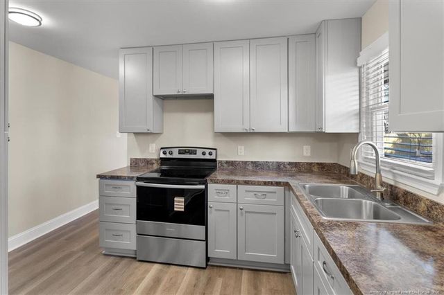 716 Dowfield Drive, Fayetteville, NC 28311