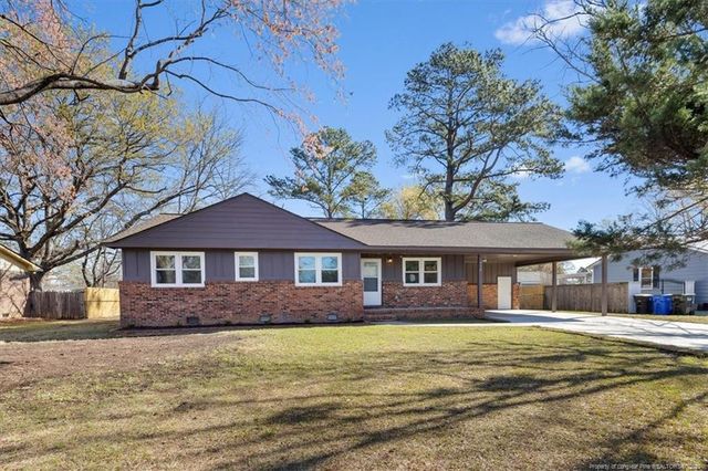 716 Dowfield Drive, Fayetteville, NC 28311