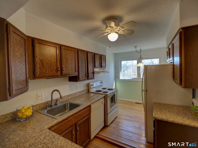 412 Pilgrim Harbor 412, Wallingford, CT 06492