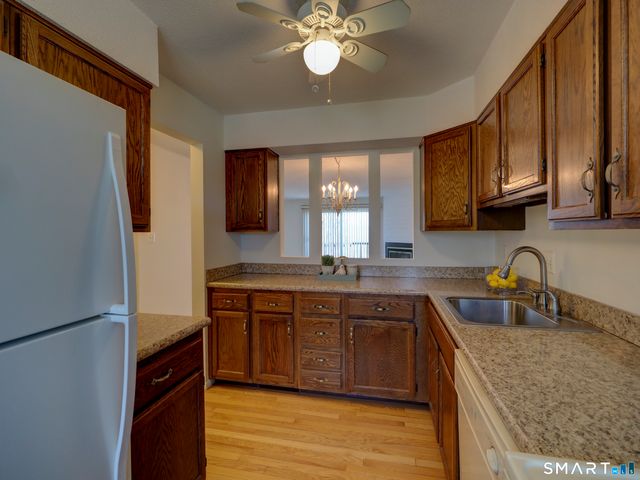 412 Pilgrim Harbor 412, Wallingford, CT 06492