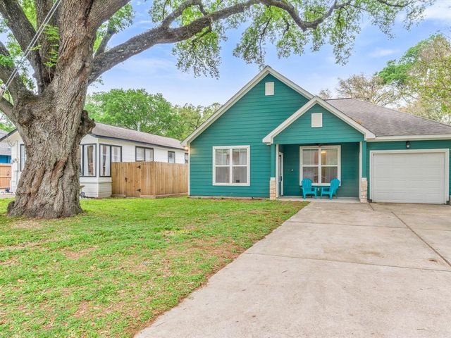 304 Epps Street, Tomball, TX 77375