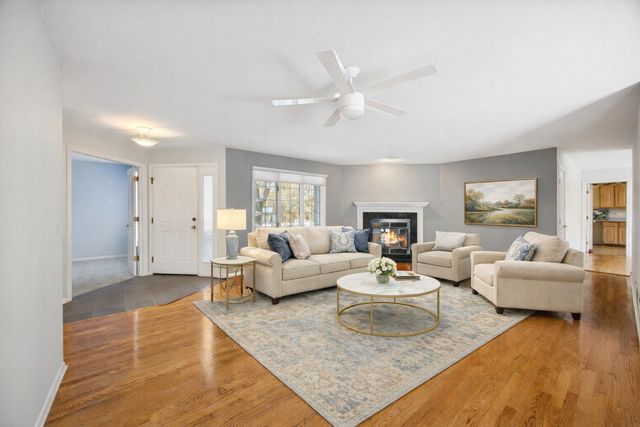 1013 Torrey Pines Court 1013, Darien, IL 60561