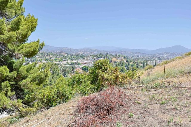 11825 Taia, Lakeside, CA 92040